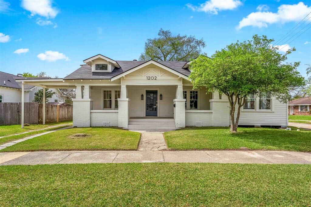 Property Photo: 1202 Louisiana Avenue LA 70601