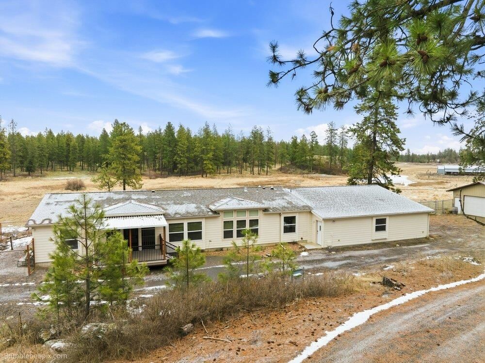Property Photo:  15010 W 4 Mound Rd  WA 99026 
