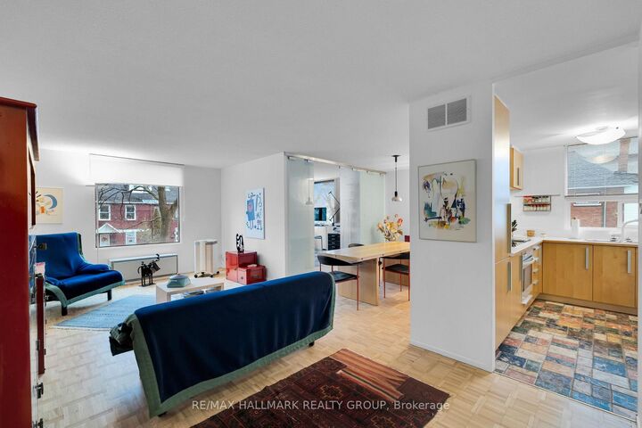 Property Photo: 40 Arthur Street 203 ON K1R 7T5