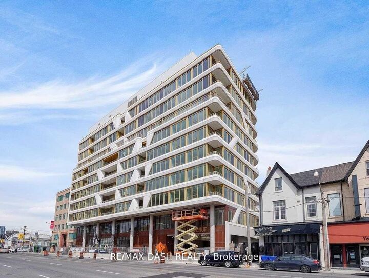 151 Avenue Road 602 — photo 1
