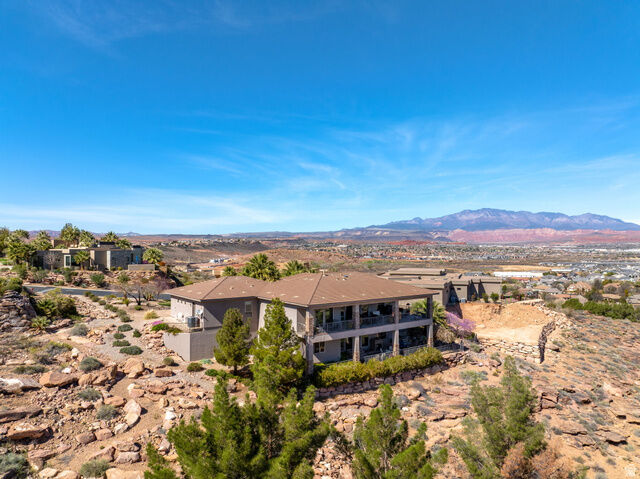 Property Photo: 2376 E Stone Crest Cir UT 84790