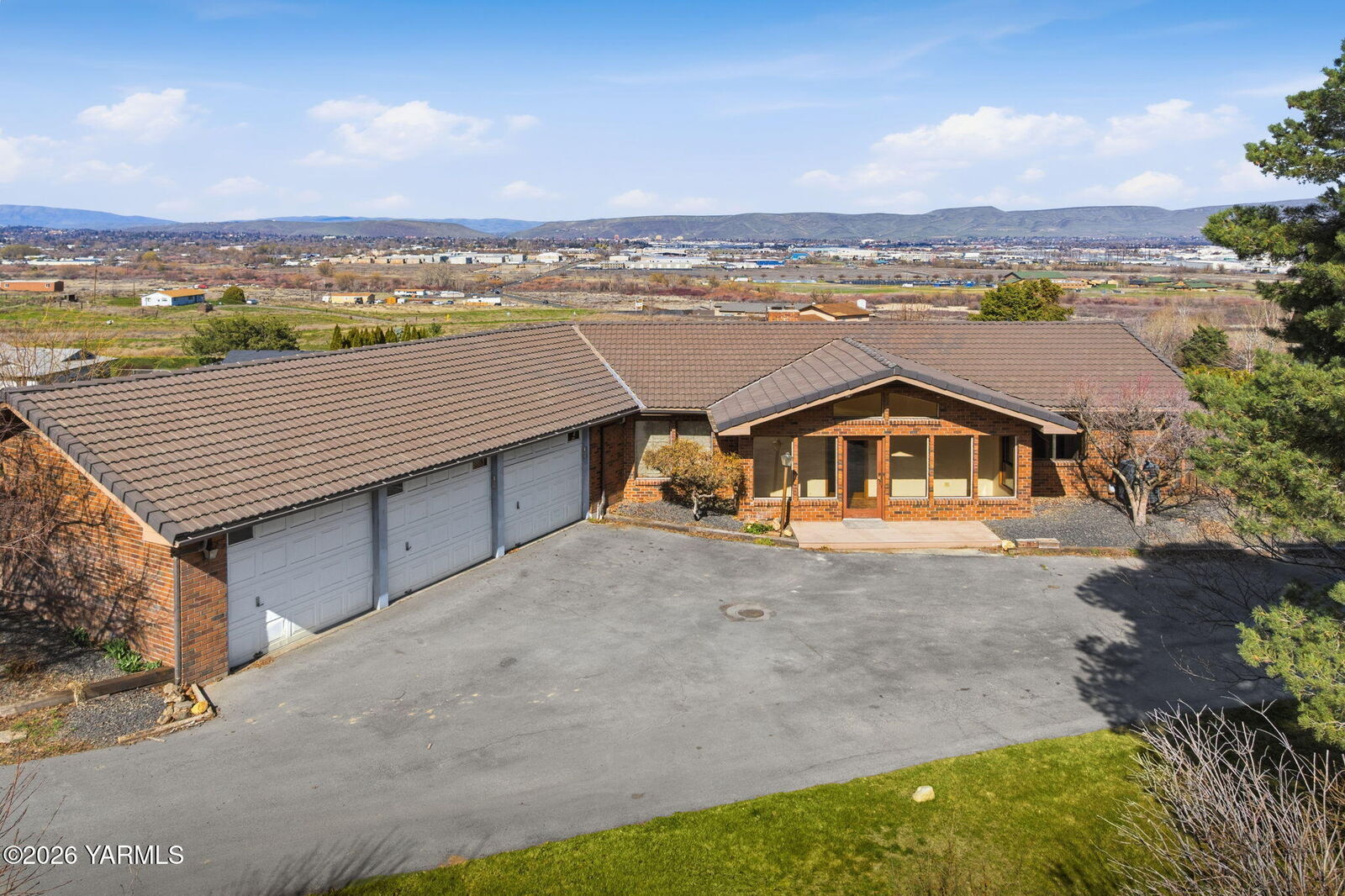 Property Photo:  3409 Goodman Rd  WA 98903 
