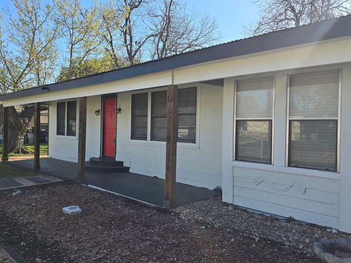 Property Photo:  305 N 5th Street  TX 76577 