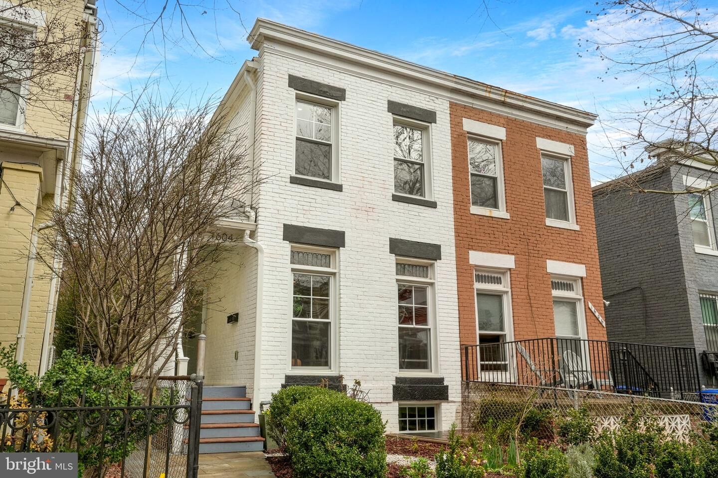 Property Photo:  1604 D Street SE  DC 20003 