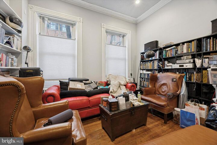 Property Photo:  916 Clinton Street 1rst Floor  PA 19107 