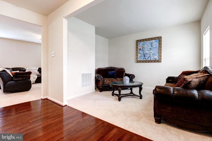 Property Photo: 9 Fox Meadow Drive VA 20180