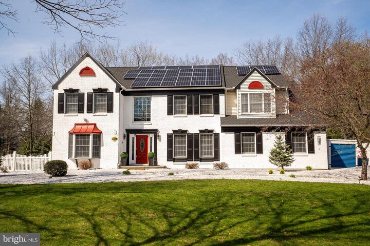 Property Photo:  14 Brookside Court  NJ 08512 