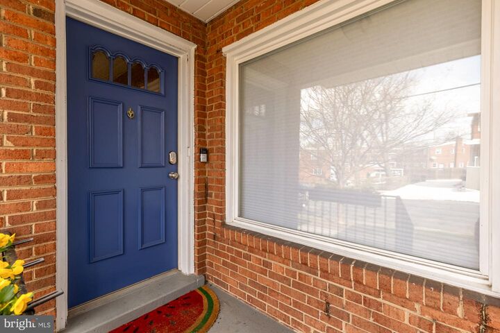 Property Photo:  625 Kensington Place NE  DC 20011 