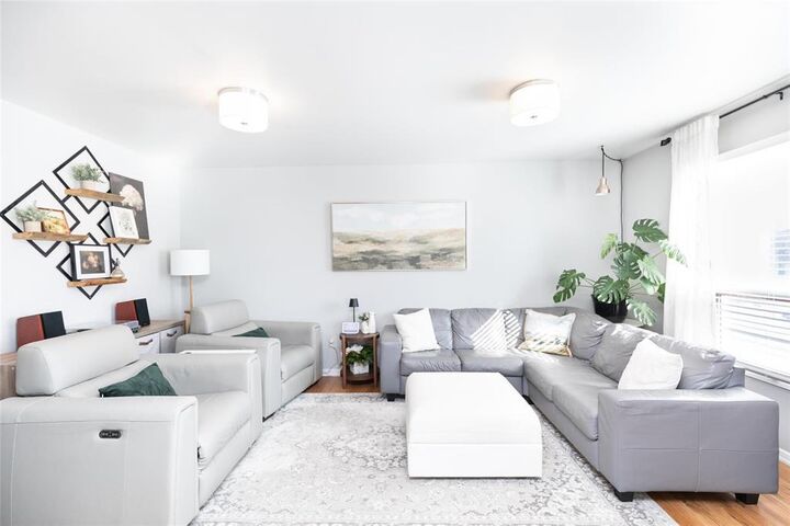 Property Photo:  130 Albert Street  MB R5G 2B4 