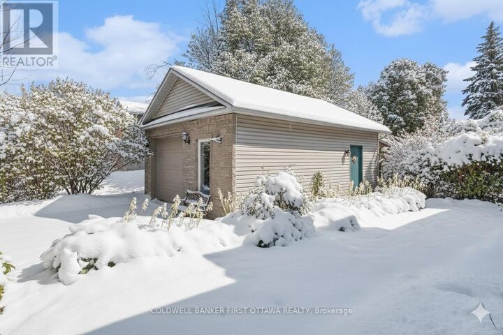 Property Photo: 475 Moffatt Street ON K7C 4V8