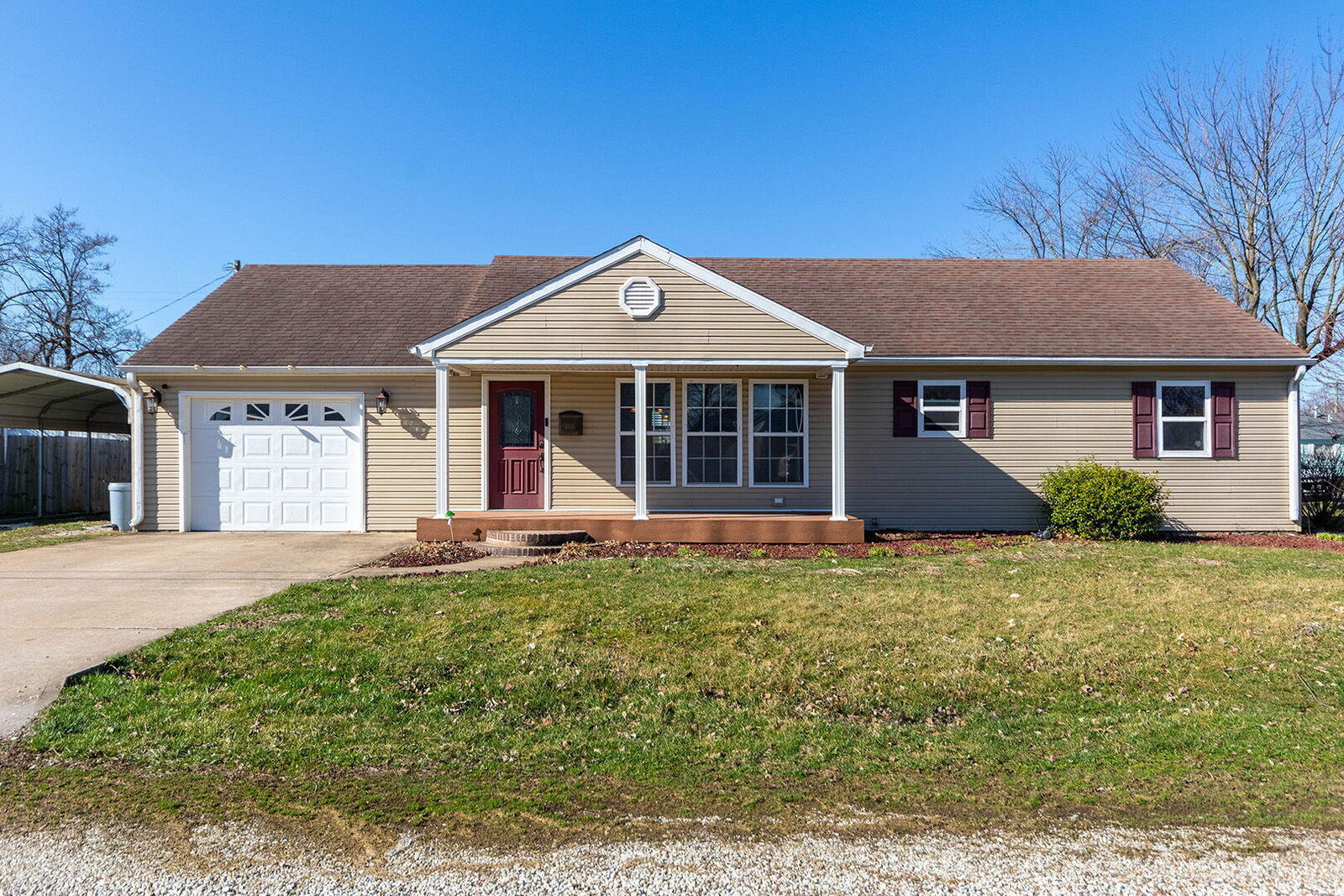 Property Photo:  1001 S Monroe St  MO 63382 