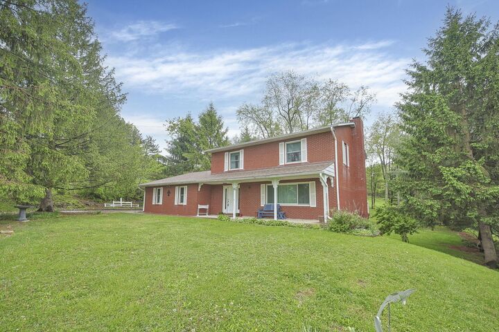 Property Photo:  1871 Blue Jay Road  OH 43056 