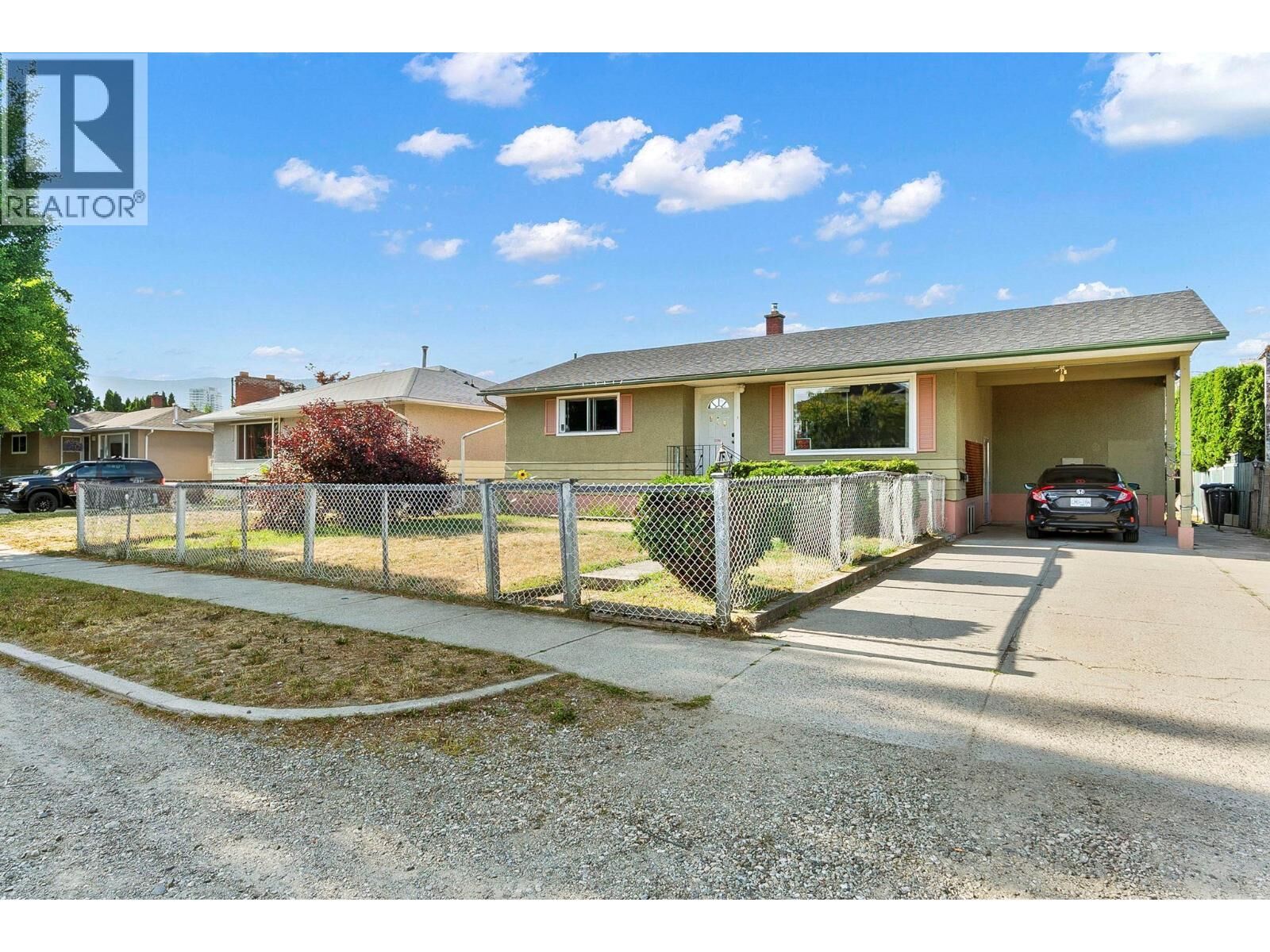Property Photo: 958 Stockwell Avenue BC V1Y 6W2
