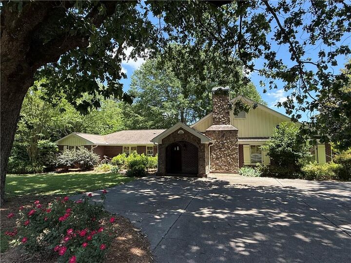Property Photo: 224 Hillcrest Drive GA 30701
