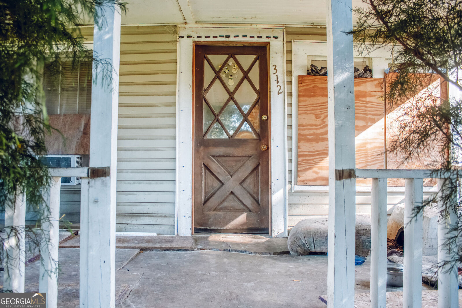 Property Photo:  312 Jessie Street  GA 31501 