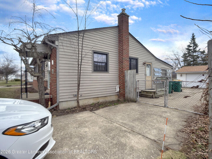 Property Photo:  1350 Hawthorne Avenue  MI 48198 