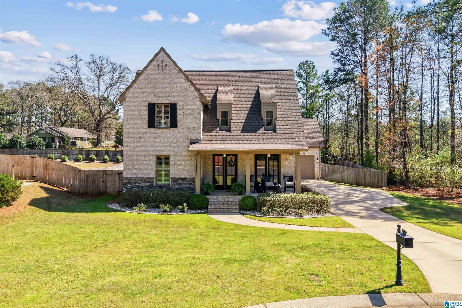 Property Photo:  502 Willow Branch Circle  AL 35043 