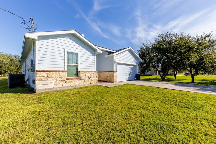 Property Photo:  3111 County Road 81  TX 77583 