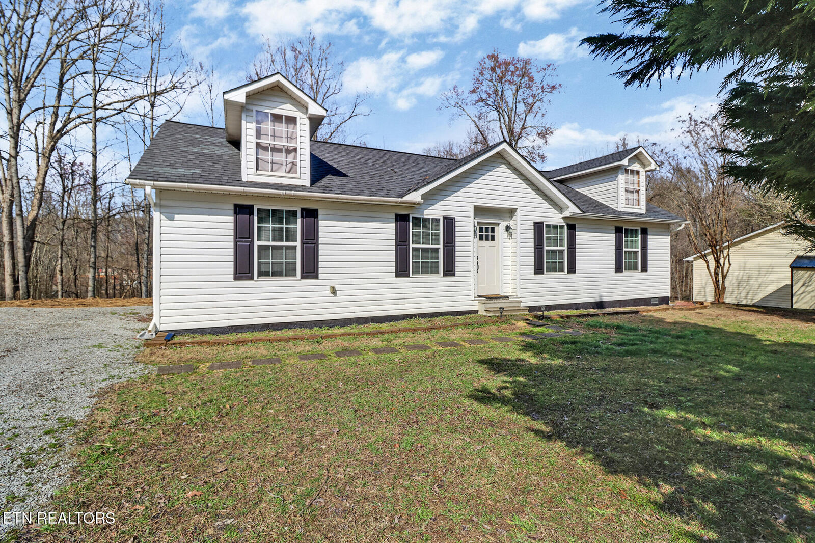 Property Photo: 826 Kings Hill Rd TN 37381