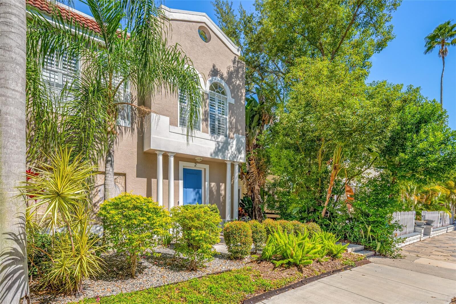 Property Photo:  237 7th Avenue N 2  FL 33701 