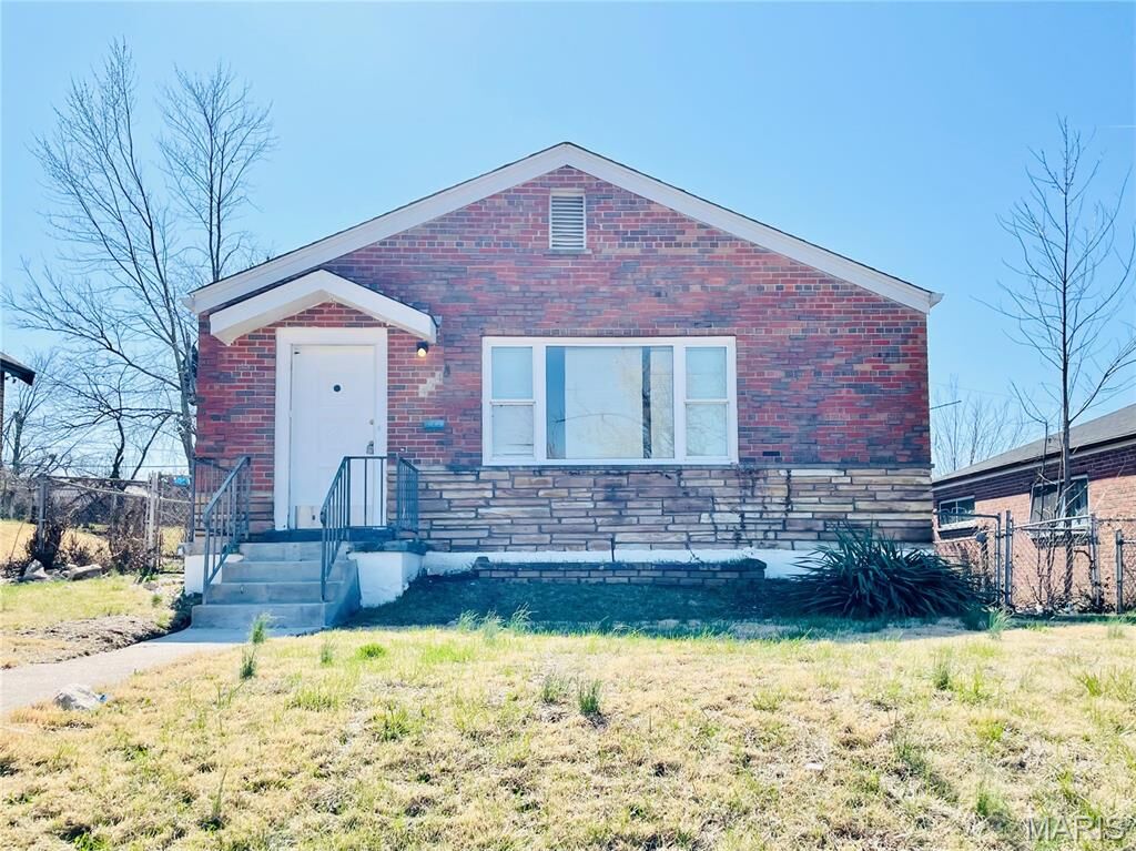 Property Photo: 4544 Elmbank Avenue MO 63115