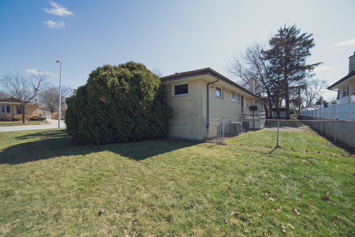 Property Photo:  6201 W 90th Place  IL 60453 