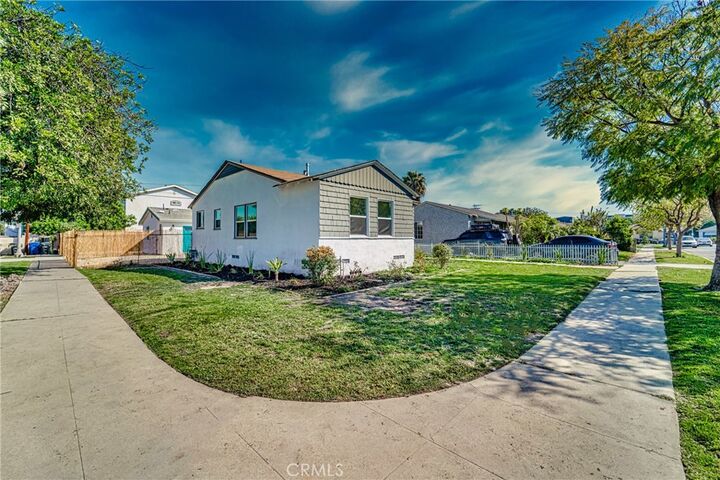 Property Photo:  1101 E 115th  CA 90059 