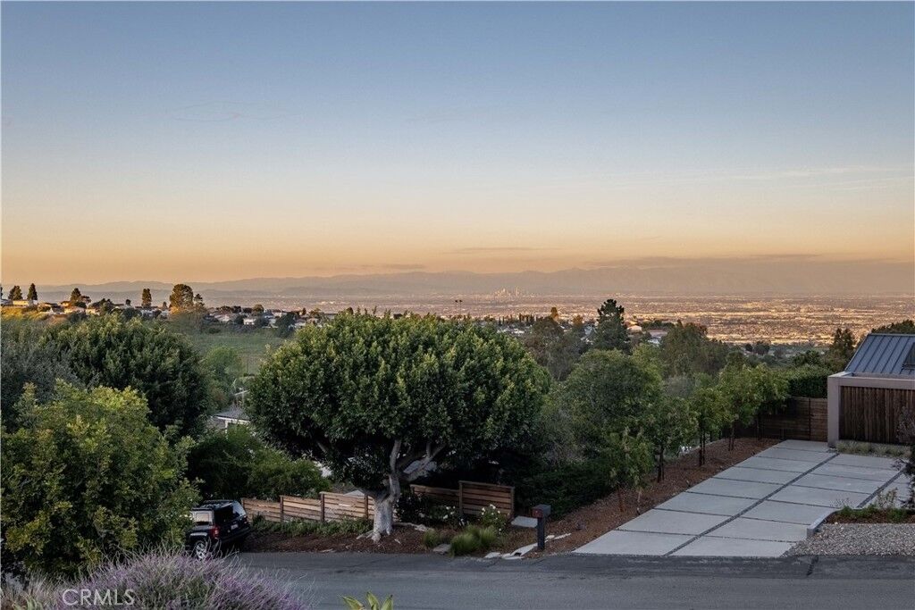 Property Photo:  28829 Crestridge  CA 90275 