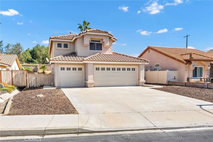 Property Photo:  25300 Corte Sombrero  CA 92563 
