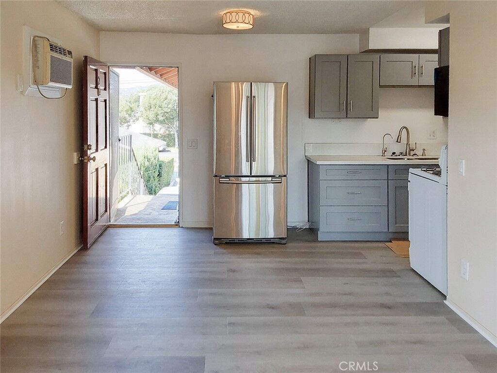 Property Photo:  1006 Boynton Street 2  CA 91205 