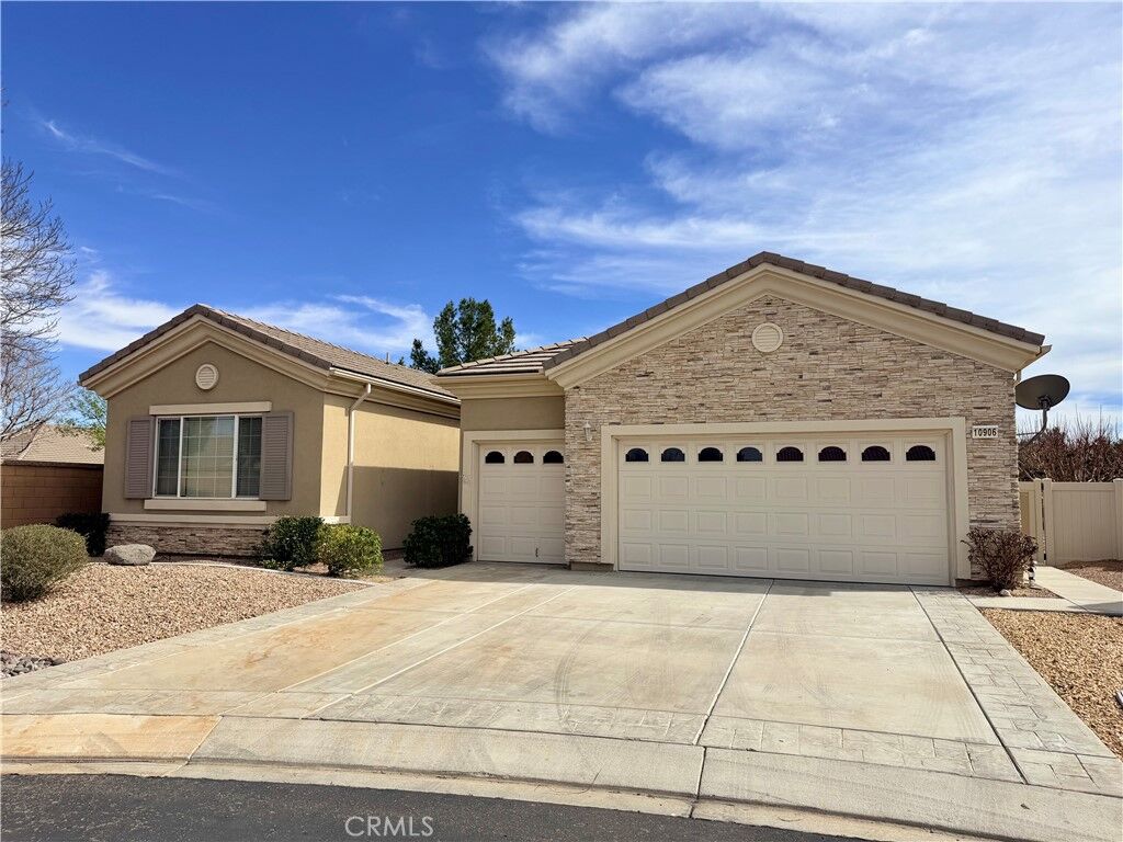 Property Photo: 10906 Rockaway Glen CA 92308