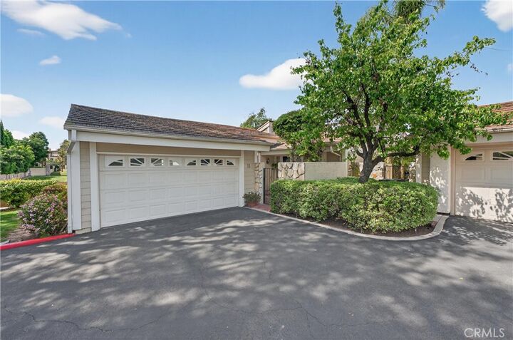 Property Photo: 11 Park Vista CA 92604