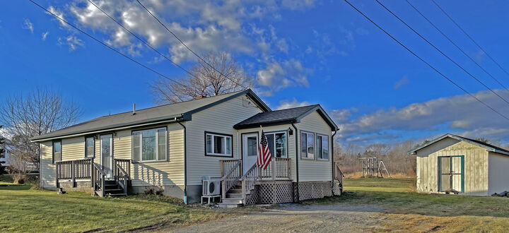 Property Photo:  382 Main Street  ME 04605 
