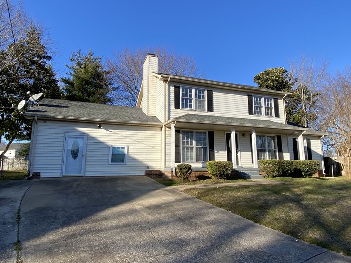 Property Photo:  803 Parkview Ct  TN 37042 