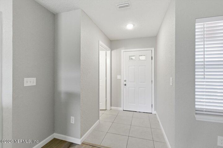 Property Photo:  8550 Argyle Business Loop 1303  FL 32244 