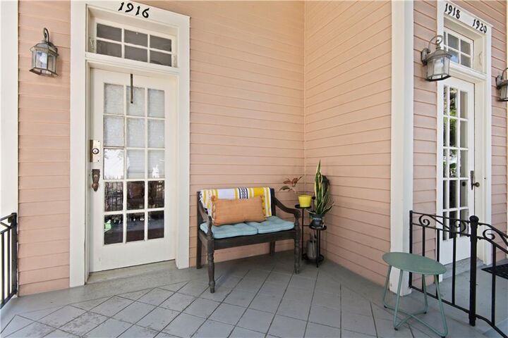 Property Photo:  1916 Prytania Street A  LA 70130 