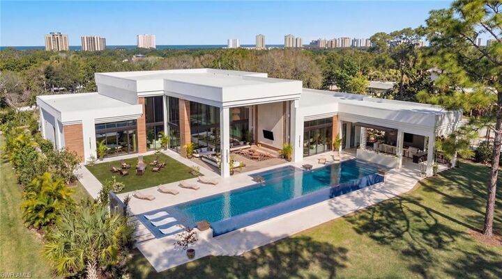 Property Photo:  6616 Trail Blvd  FL 34108 