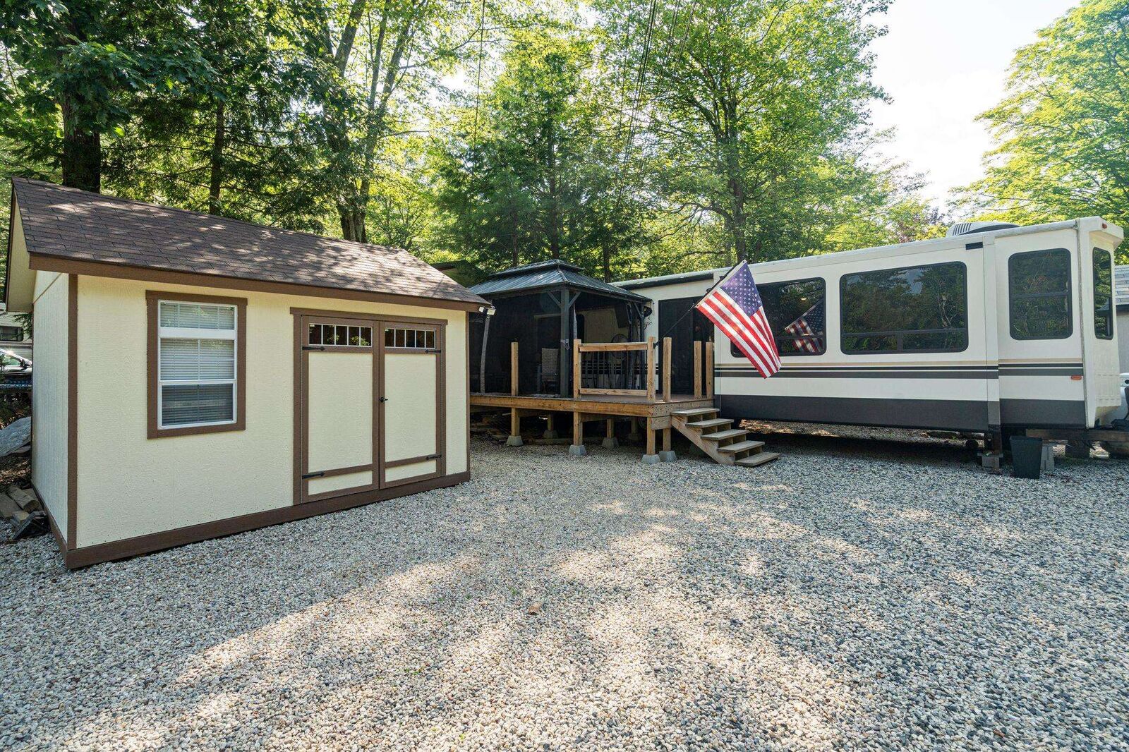 Property Photo:  184 Pocahontas Lane  NH 03839 