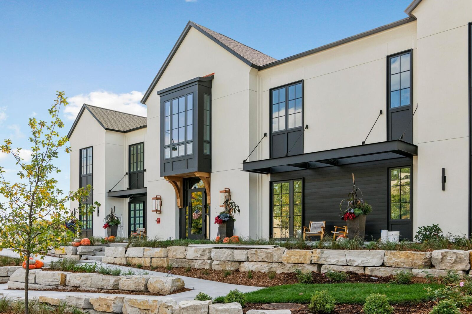 Property Photo:  2408 Commerce Boulevard 201  MN 55364 