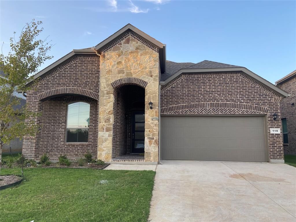 Property Photo:  118 Sunshine Drive  TX 76039 