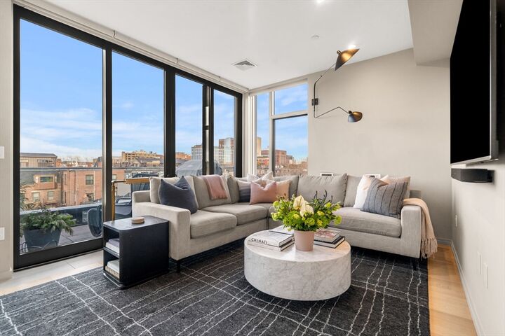 Property Photo:  7 East Springfield Ph6  MA 02118 