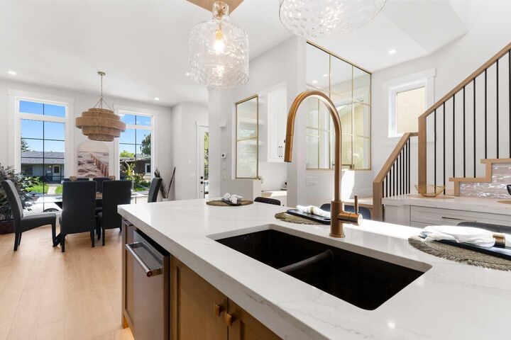 Property Photo: 1425 44 Street SW AB T3C 2A7