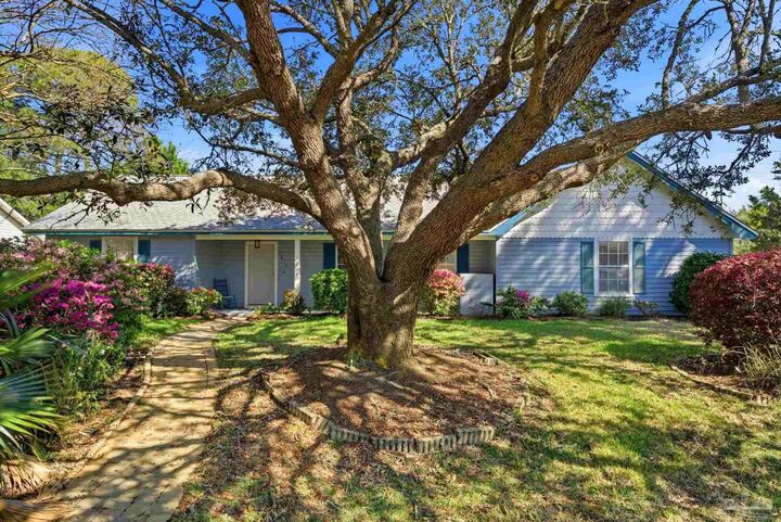 Property Photo:  3878 Sailwind Dr  FL 32563 