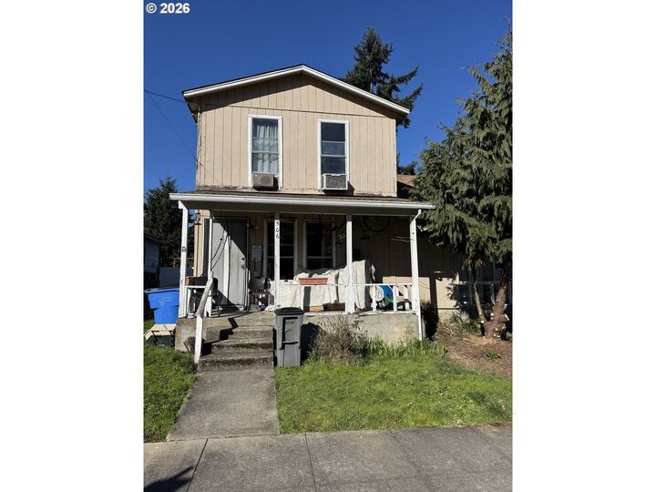 Property Photo:  504 W 16th St  WA 98660 