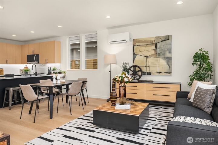 Property Photo:  1459  22nd Avenue  WA 98122 