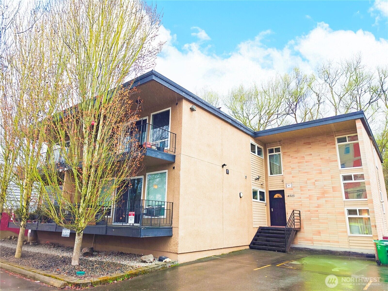 Property Photo:  4525 S Henderson Street 103  WA 98118 