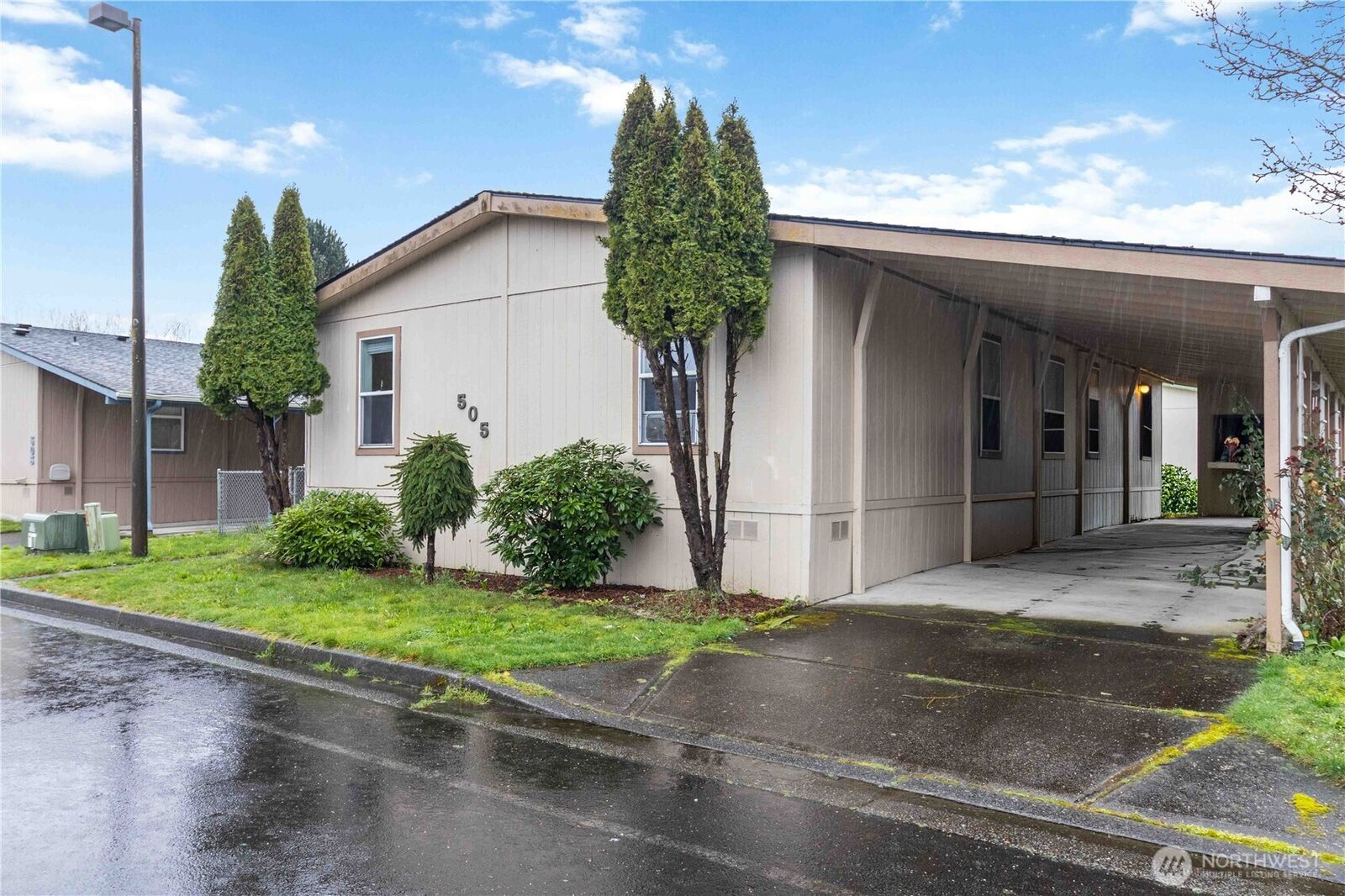 Property Photo:  505  Mallard Lane  WA 98632 