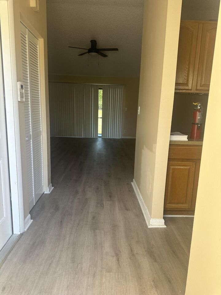 Property Photo: 27 Kensington Lane FL 33426