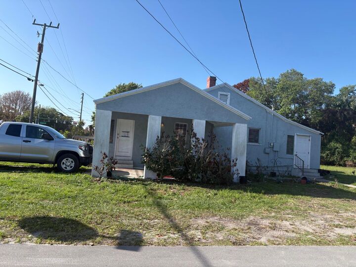 Property Photo: 701 S 13th Street FL 34950