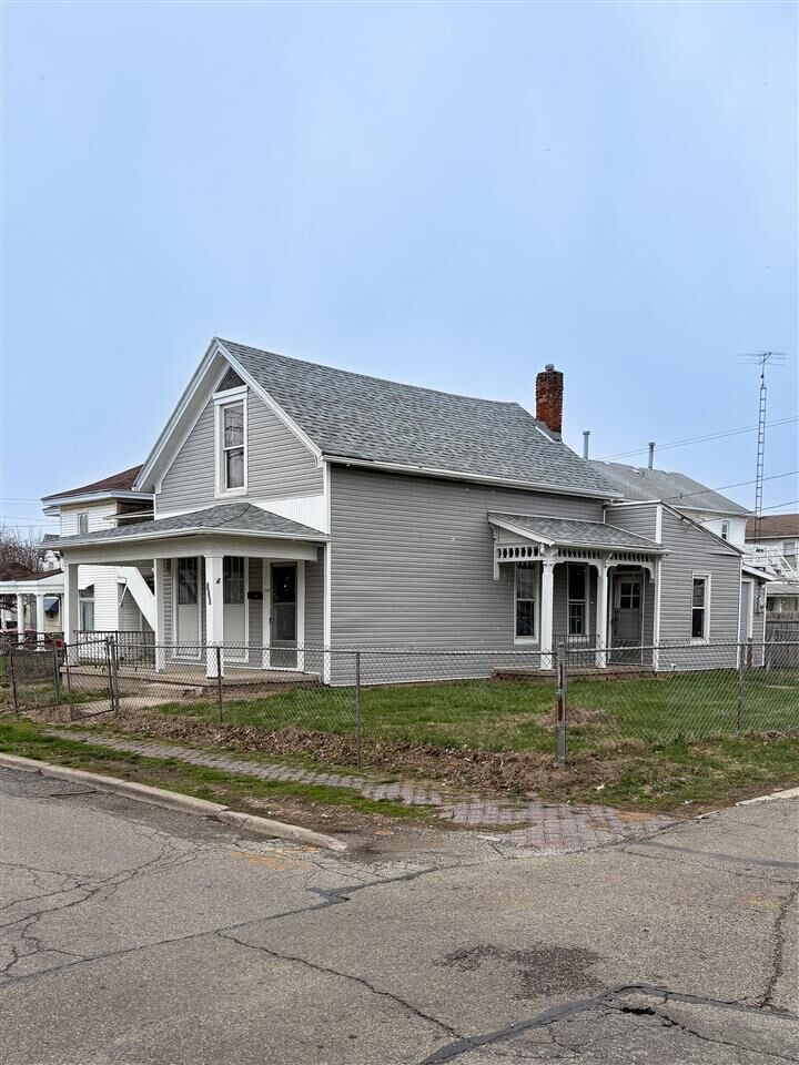 Property Photo:  706 S B Street  IN 47374 
